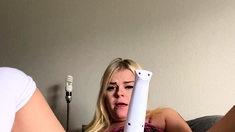 Alice Amateur Blonde Toys Masturbation